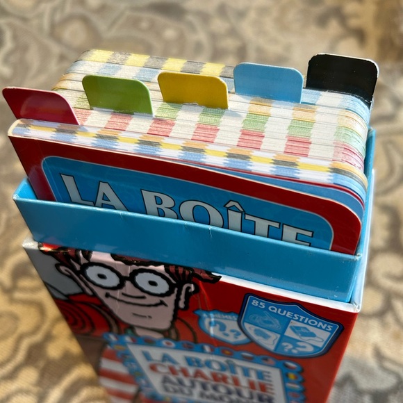 Où Est Charlie: La Boîte Charlie Autour Du Monde - (French Where’s Waldo Cards) - Picture 3 of 11